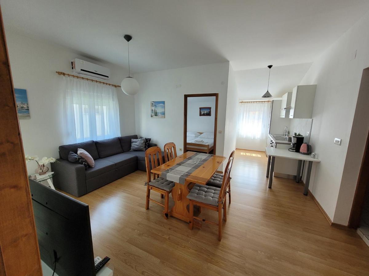 Apartments Mary Муртер Екстериор снимка