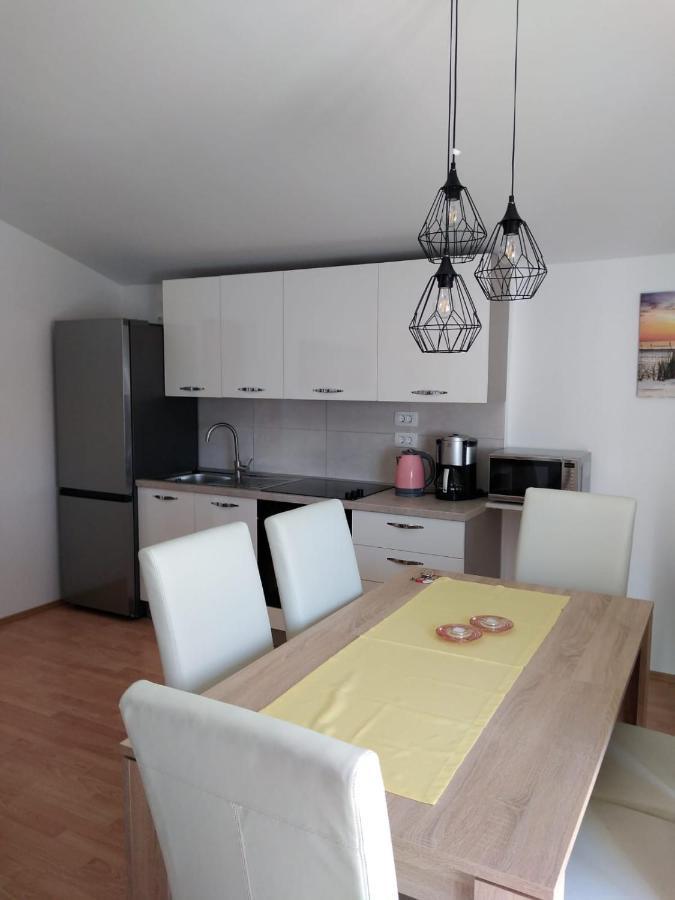 Apartments Mary Муртер Екстериор снимка
